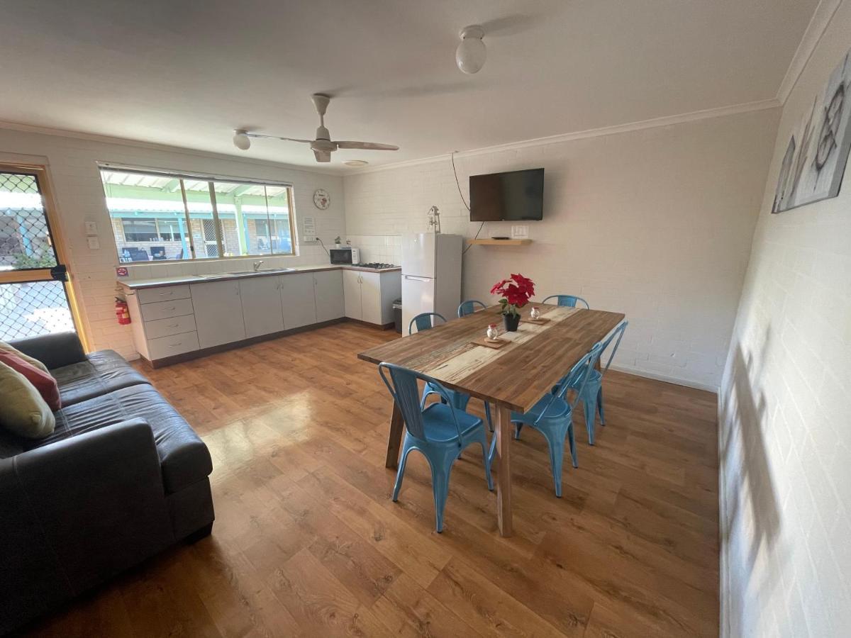 Shark Bay Seafront Apartments Denham Zewnętrze zdjęcie