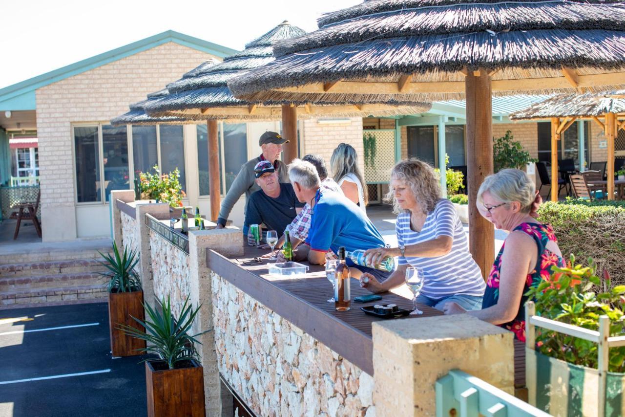 Shark Bay Seafront Apartments Denham Zewnętrze zdjęcie
