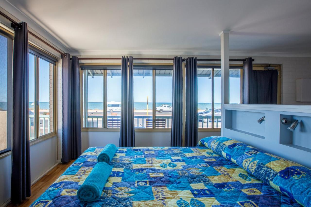 Shark Bay Seafront Apartments Denham Zewnętrze zdjęcie